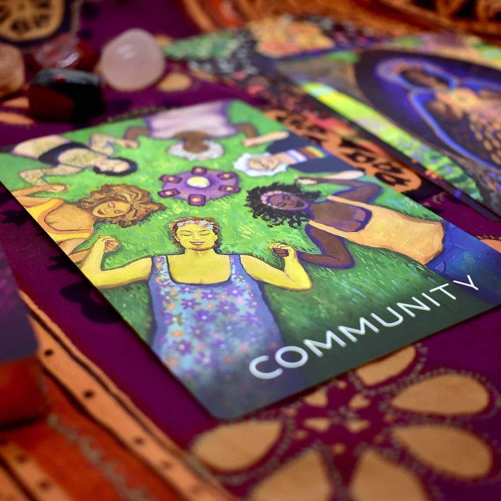 Wisdom of the Divine Feminine: Oracle for heart-centered embodiment and wholeness