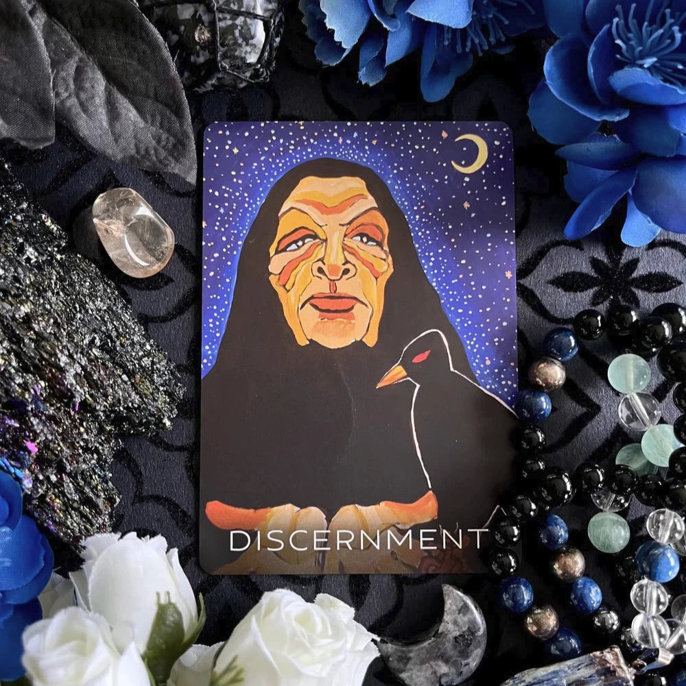 Wisdom of the Divine Feminine: Oracle for heart-centered embodiment and wholeness