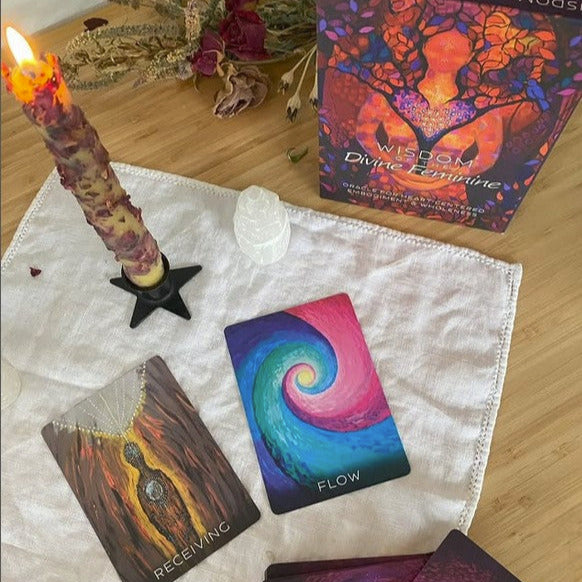 Wisdom of the Divine Feminine: Oracle for heart-centered embodiment and wholeness